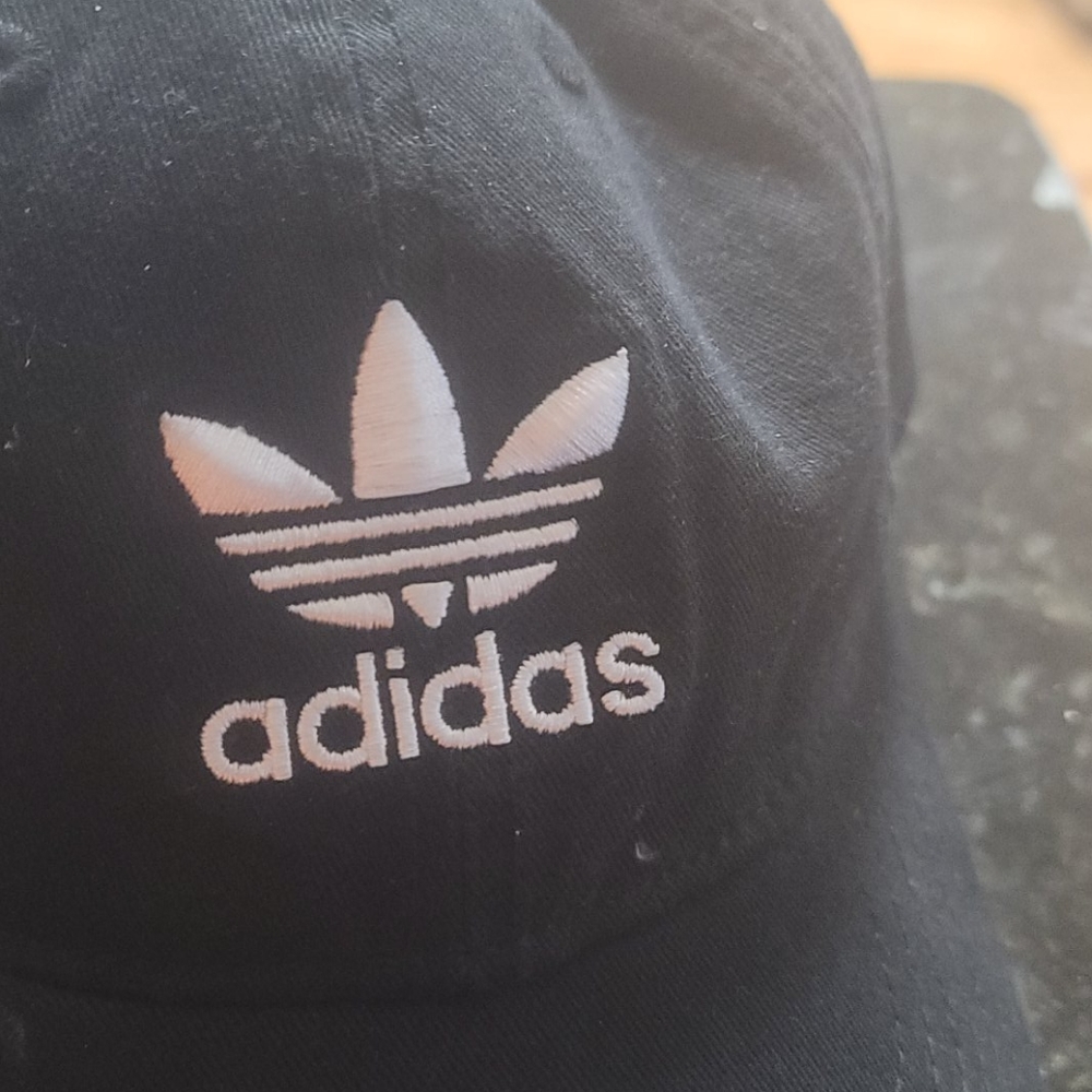 Addidas Strapback hat - Picture 3 of 5